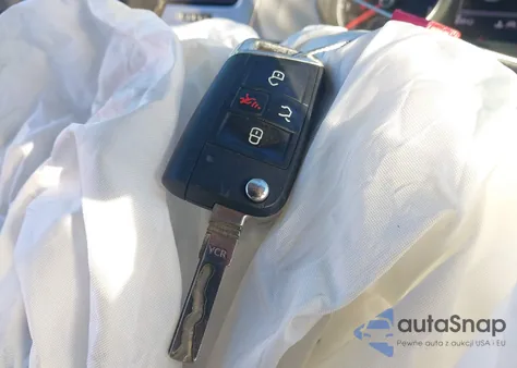 2017 Volkswagen Golf z USA, uszkodzony, nr VIN 3VW217AU3HM040112